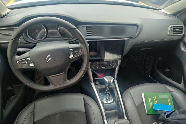 Used Citroen C3-XR 2017 1.6L Automatic Pioneer Model Center Console