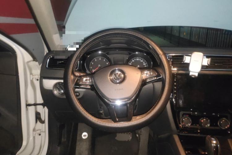 Used Volkswagen Sagitar 2017 1.6L Automatic Comfort Model Steering Wheel