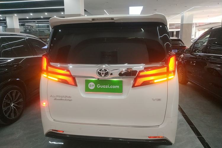 Used Toyota Alphard 2018 Revised Version 3.5L Premium Edition
