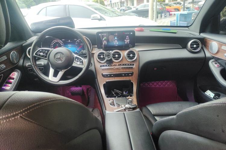 Used Mercedes-Benz GLC 2020 Facelifted GLC 300 L 4MATIC Luxury Edition Center Console