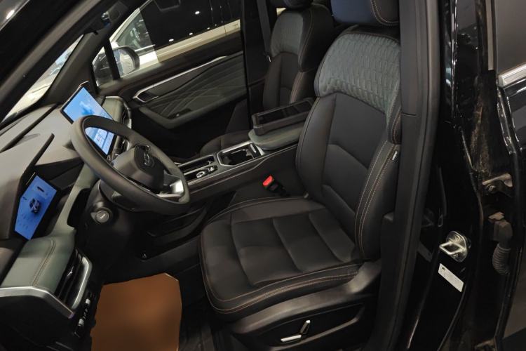 Used Geely Auto Haoyue L 2024 2.0T DCT Prestige Version
