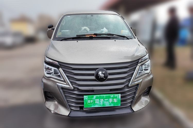 Used FORTHING Lingzhi 2023 M5L 1.6L Base Model 7 Seats Front