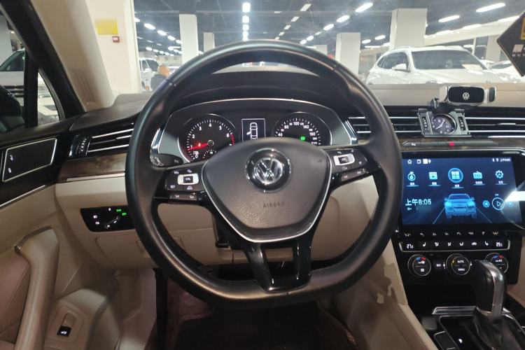 Used Volkswagen Magotan 2017 330TSI DSG Luxury Model
