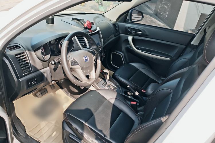 Used Changan CS35 2014 1.6L Automatic Luxury Model China IV Standard
