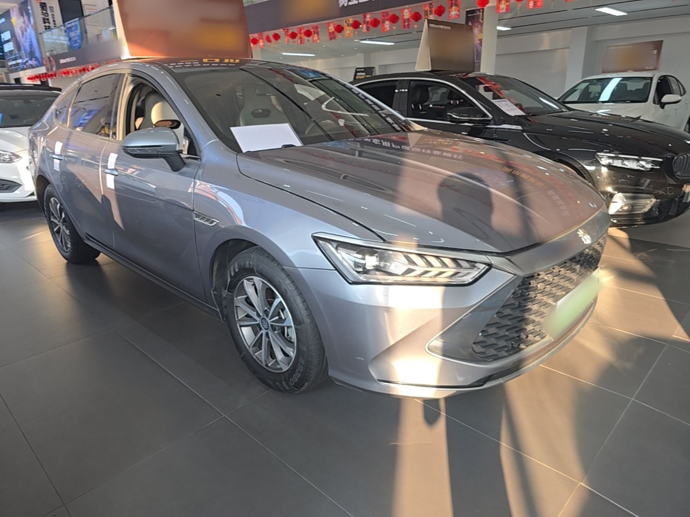 BYD Qin PLUS 2024 HONOR Edition DM-i 55KM Leading Model — снимка 3