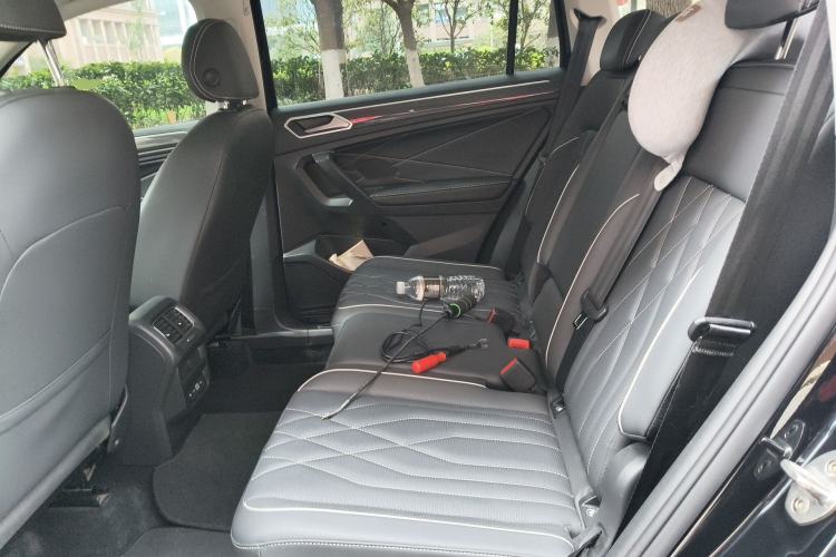 Used Volkswagen Tiguan L 2022 330TSI Automatic Two-Wheel Drive R-Line Enhanced Edition Left Rear Seat