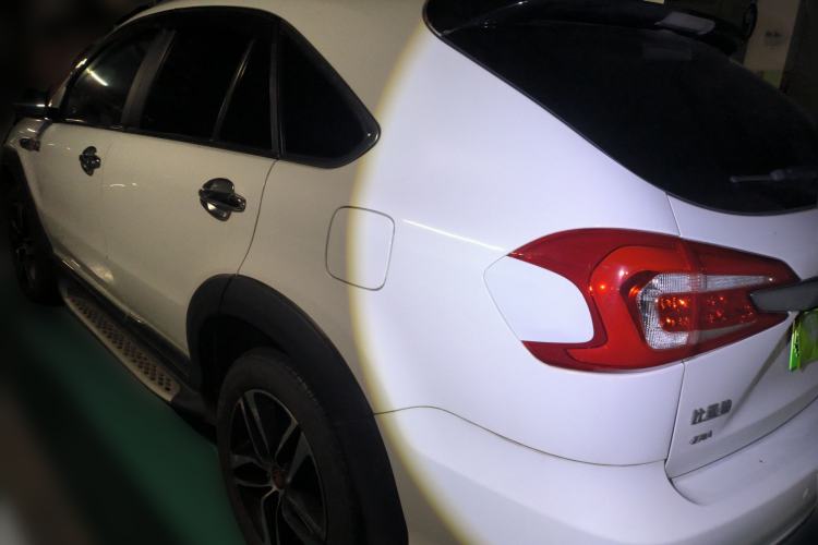 Used BYD Tang New Energy 2015 2.0T Four-Wheel-Drive Flagship Model
