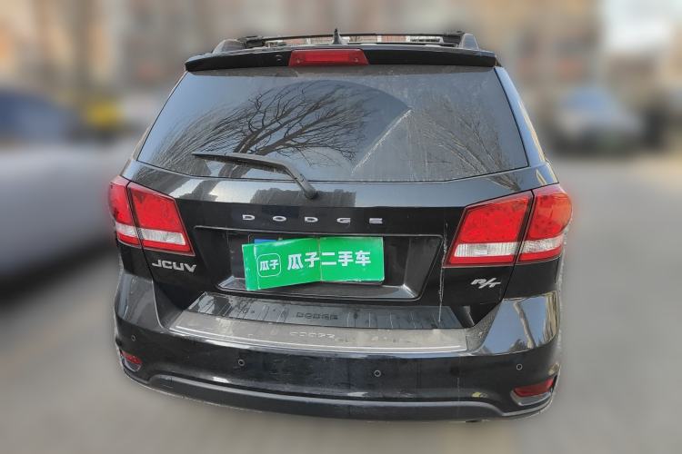 Used Dodge Journey 2013 2.4L Two-Wheel Drive Luxury Version Rear