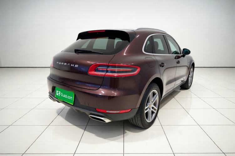 Used Porsche Macan 2017 Macan 2.0T Rear Right 45 Deg