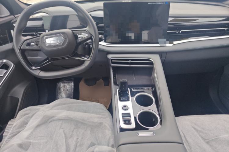 Used Geely Auto Emgrand X7 Sport 2026 Model 1.5TD Aspirational Center Console