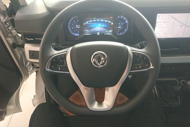 Used Dongfeng Yufeng Yufeng 2023 V9+ 2.0T Manual Front-Wheel-Drive Multi-Function Mid-Roof Van with 7/8/9 Seats
