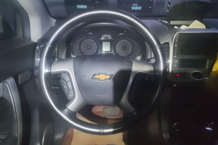 Used Chevrolet Captiva 2015 2.4L 4x4 Flagship Edition 7-Seater
