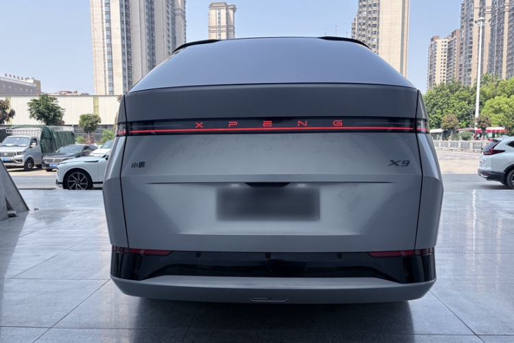Used XPeng X9 2025 650 Long-Range Max Exterior 7