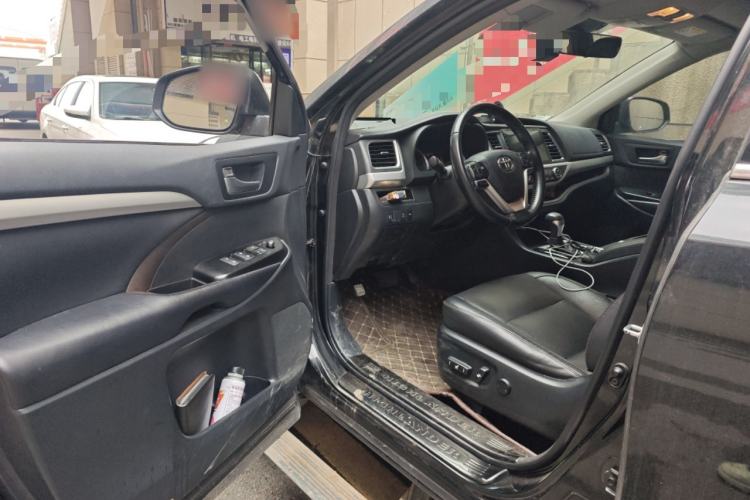 Used Toyota Highlander 2018 2.0T Four-Wheel Drive Luxury Edition 7 Seats China V Emission Standard