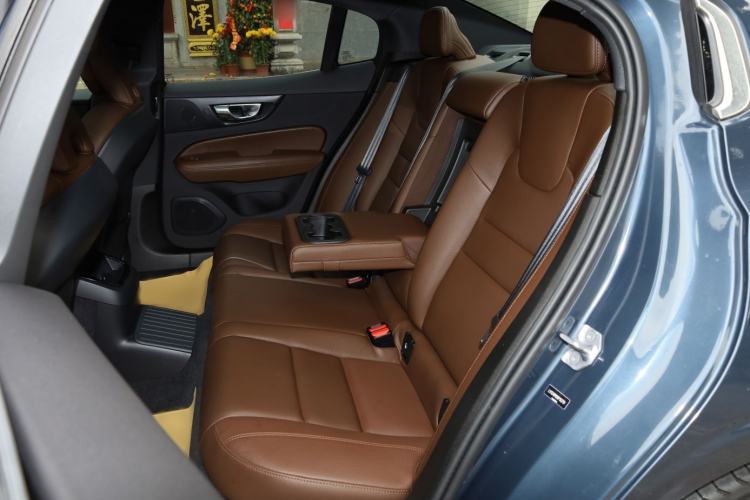 Used Volvo S60 New Energy 2022 T8 eDrive Hybrid All-Wheel Drive Smart Luxury Edition Interior 12