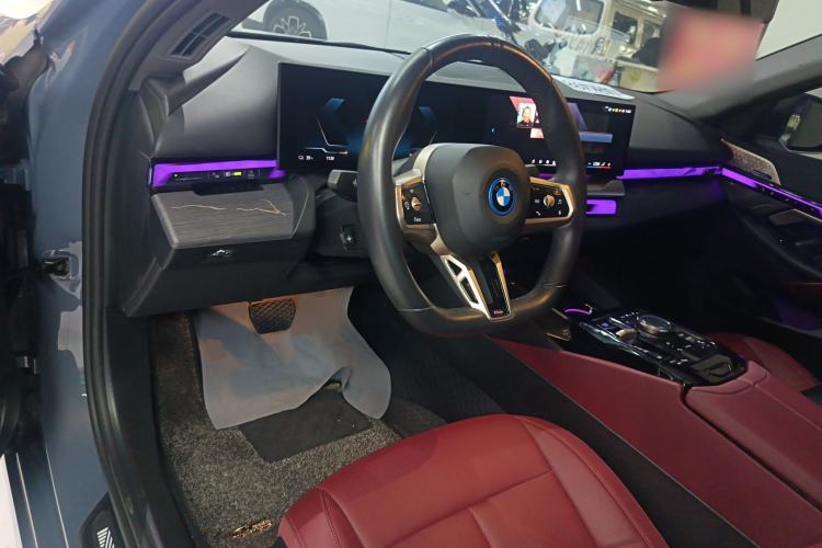 Used BMW i5 2024 eDrive 35L M Sport Package Center Console