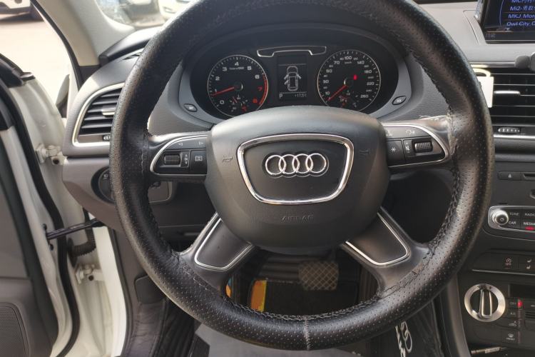Used Audi Q3 2015 35 TFSI Ambition Edition Steering Wheel