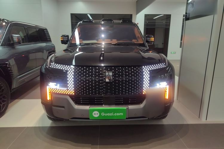 Used Yangwang U8 2023 Luxury Edition Front