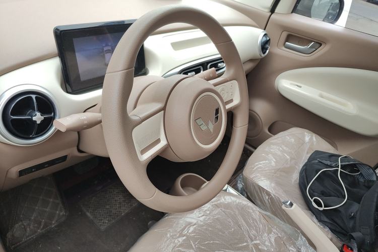 Used Wuling Hongguang MINIEV 2025 Four-Door Version Advanced Edition Steering Wheel