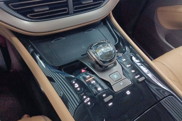 Used Denza D9 2022 DM-i 970 Four-Wheel Drive Flagship Model