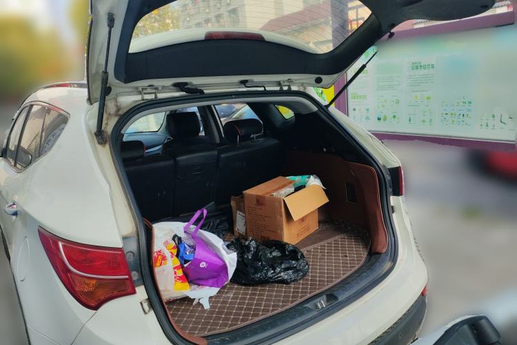 Used Hyundai Santa Fe 2015 2.0T Automatic Two-Wheel Drive Smart Version 5 Seats
