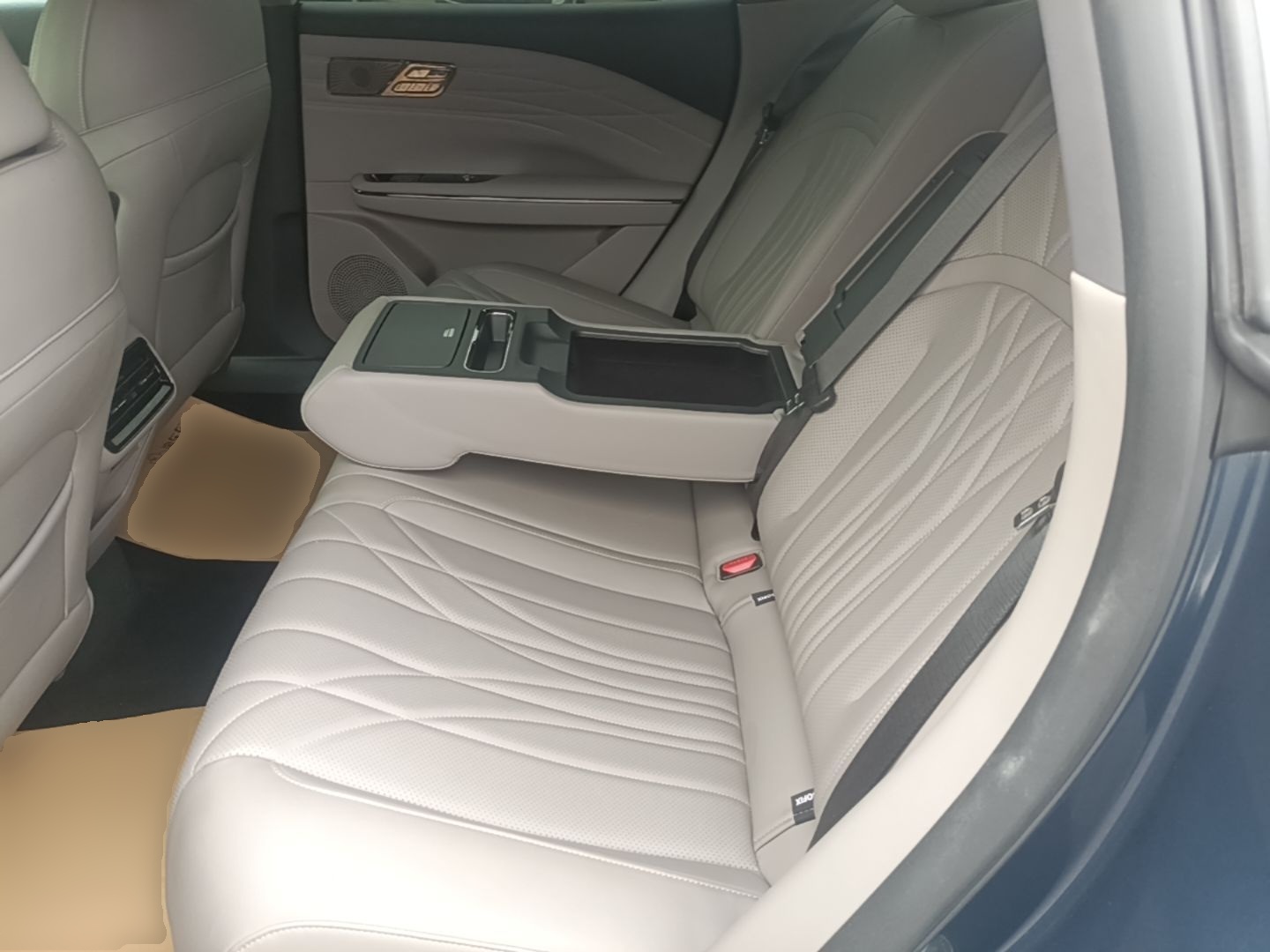 Geely Galaxy 8 2025 130km EM-P Starship Edition — снимка 20