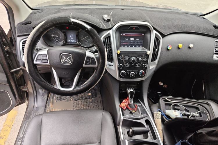 Used JMC Yusheng S350 2013 2.4T Automatic 2WD Diesel Ultra-Luxury 7-Seater Center Console