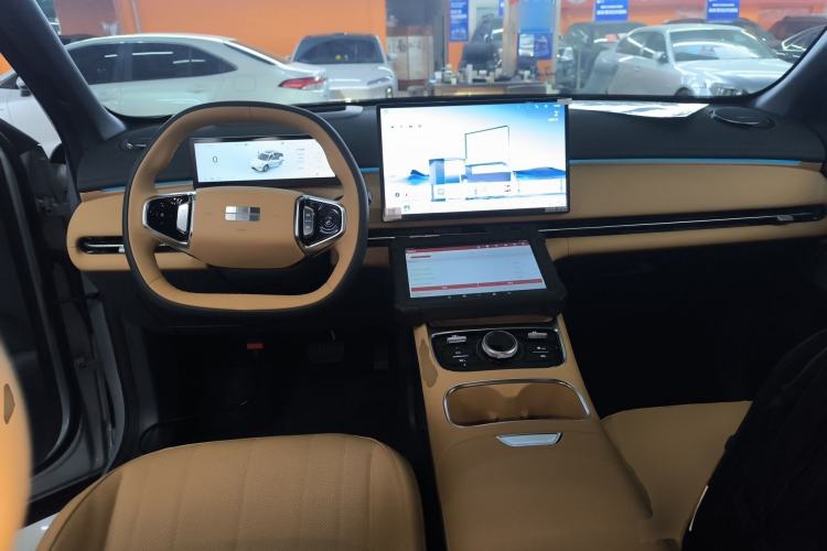 Used Geely Galaxy Xingjian 7 EM-i 2025 120km Flagship Edition Center Console