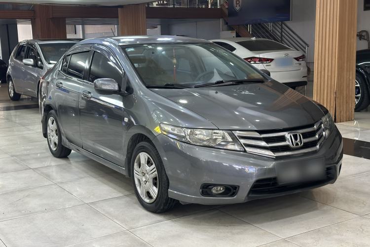 Used Honda City Classic 2012 1.5L manual Comfort version
