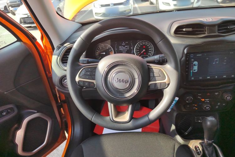 Used Jeep Renegade 2018 Connected Large Screen Version 180T Automatic High-Energy Edition
