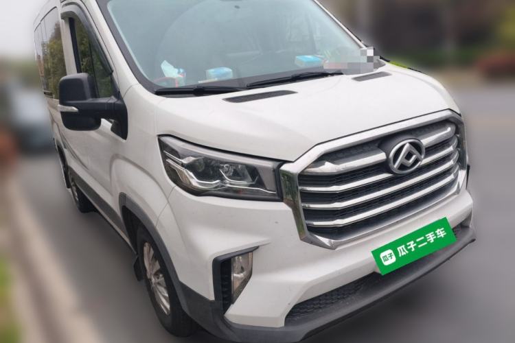 Used SAIC MAXUS Xintu V90 2022 2.0T AMT Yunjie Front-Wheel-Drive Short Wheelbase Mid-Roof Design with Single Rear Tire and 6 Seats