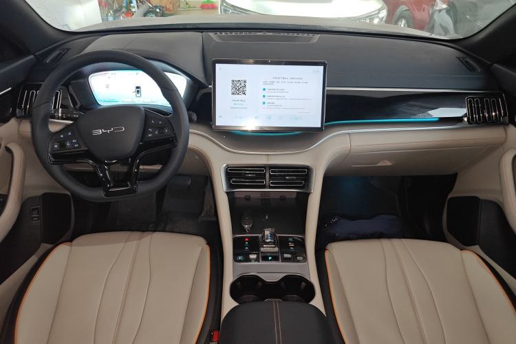 Used BYD Song PLUS New Energy 2024 HONOR Edition DM-i 110km Flagship Model Center Console