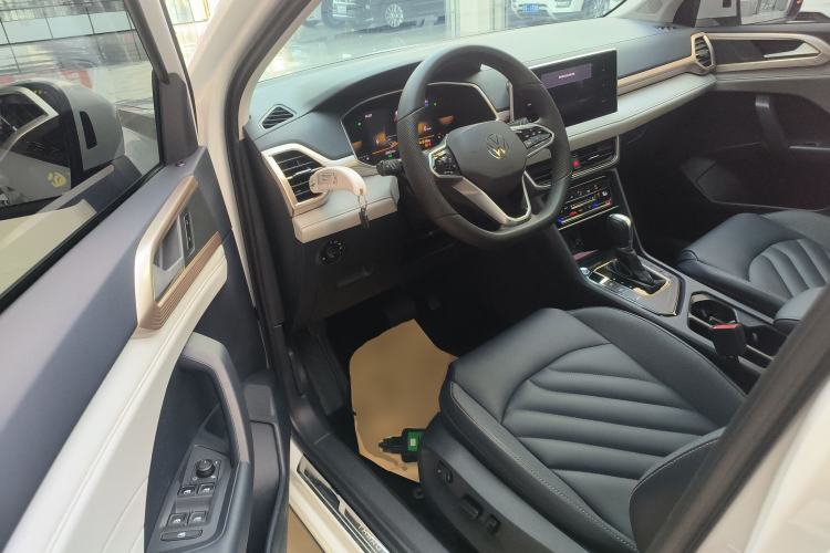 Used Volkswagen Tharu 2023 300TSI Two-Wheel-Drive Moonlight Edition