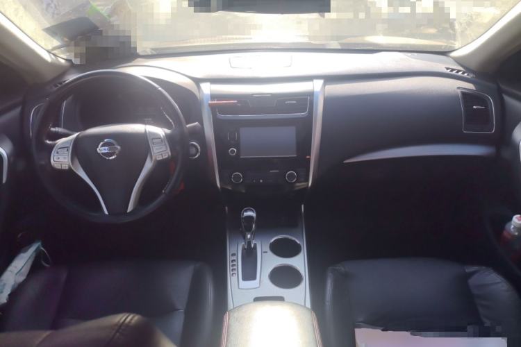 Used Nissan Teana 2016 Revised Version 2.0L XL Comfort Edition Center Console