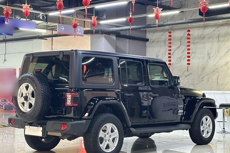 Used Jeep Wrangler 2019 2.0T Sahara Four-Door Version China VI Emission Standard
