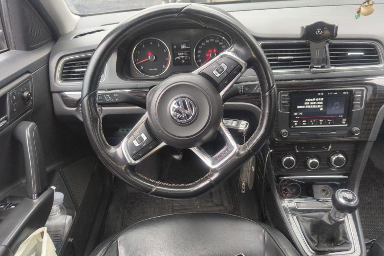 Used Volkswagen Gran Lavida 2013 1.4 TSI Manual Comfort Model Steering Wheel
