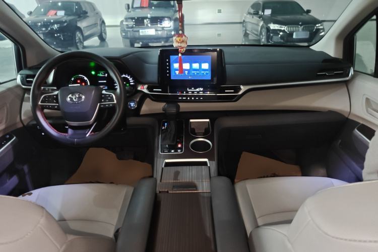 Used Toyota Granvia 2023 2.5L Hybrid Comfort Edition Center Console