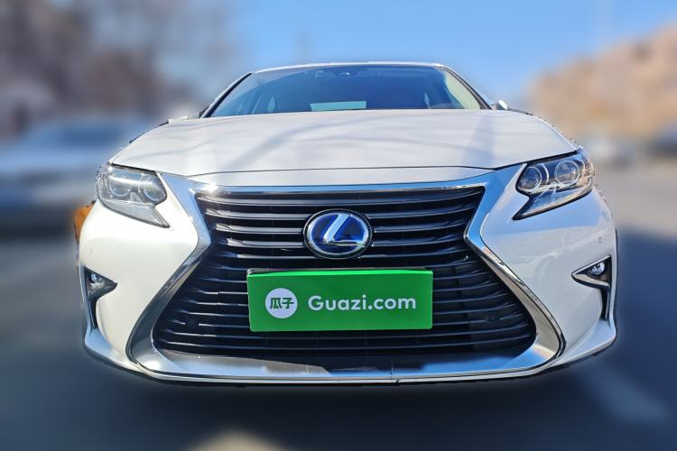 Used Lexus ES 2015 300h Luxury Edition