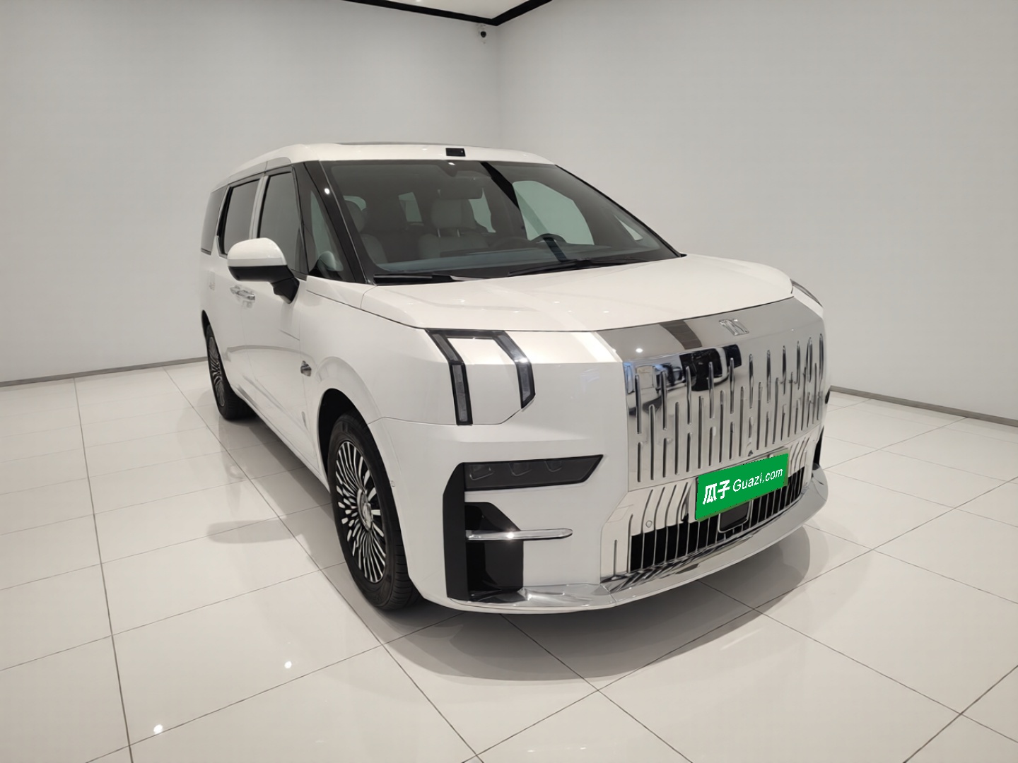 Zeekr 009 2024 Six-Seat Executive Version 4WD 108 kWh — снимка 3