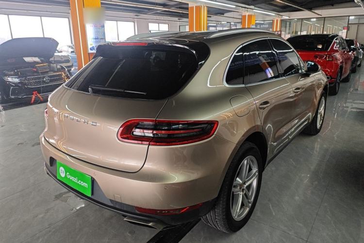 Used Porsche Macan 2014 Macan 2.0T Rear Right 45 Deg
