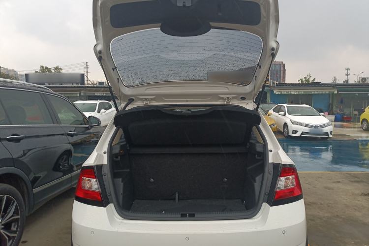Used Skoda Fabia 2015 1.4L Automatic Chuanxing Edition Trunk