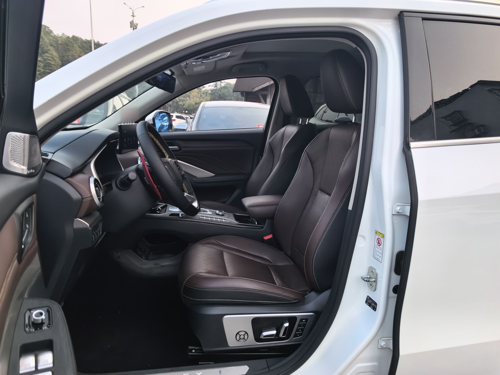 Переднее сиденье в автомобиле