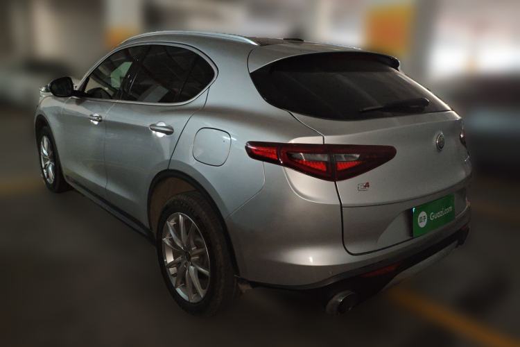 Used Alfa Romeo Stelvio 2017 2.0T 200HP Luxury Edition Rear Left 45 Deg
