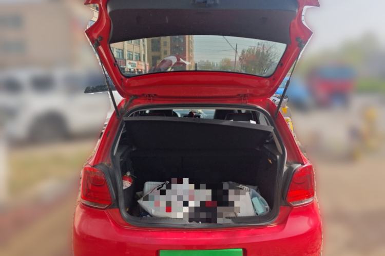 Used Volkswagen Polo 2013 1.6L Automatic Comfort Edition Trunk