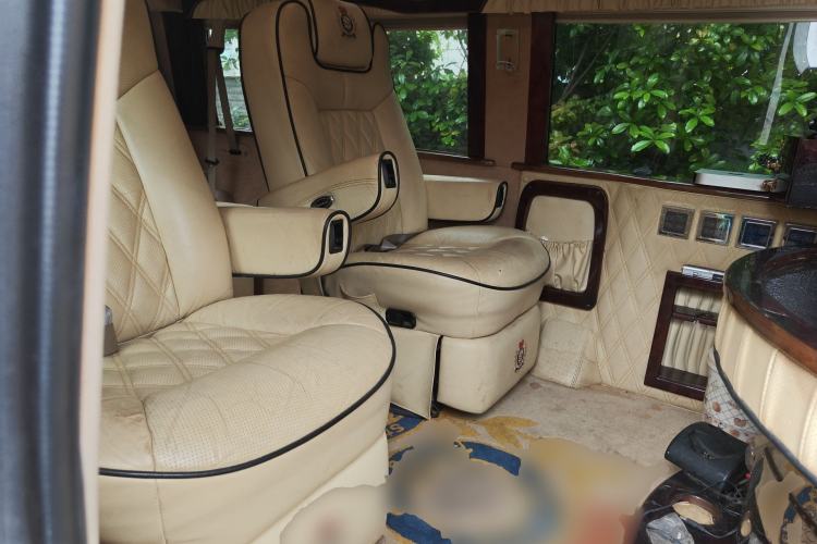 Used Ford E350 