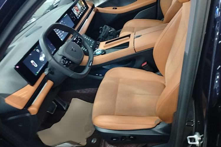 Used VOYAH PASSION 2024 PHEV Four-Wheel Drive Ultra-Long Range Flagship Model
