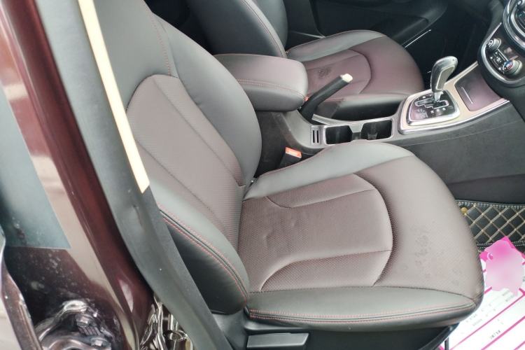 Used Baojun 560 2016 1.8L iAMT Luxury Model Right Front Seat