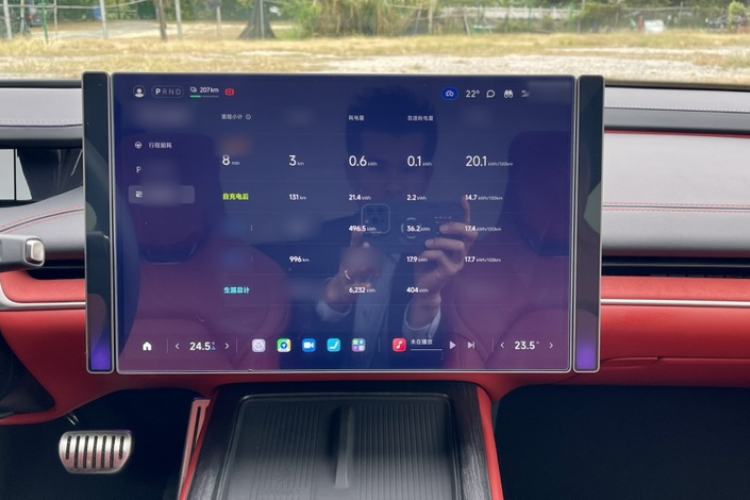 Used Xiaomi Auto SU7 2024 Four-Wheel Drive Ultra-Long Range Advanced Intelligent Driving Max Edition
