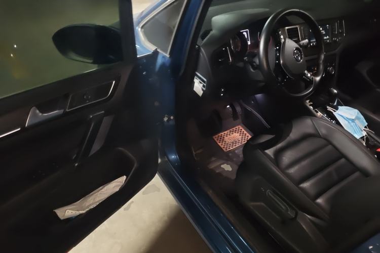 Used Volkswagen Golf Sportsvan 2016 230TSI Automatic Luxury Version
