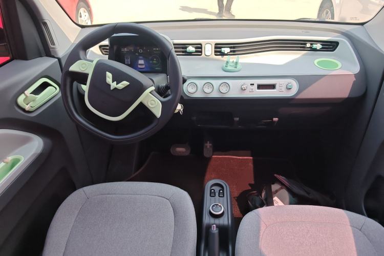 Used Wuling Hongguang MINIEV 2022 Macaron Premium Model – Lithium Iron Phosphate Center Console